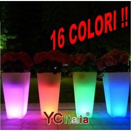 Fioriera a LED multicolor con batteria H 90216,68 €216,68 €Fioraie a ledF.A.R.H. Snc Di Bottacin Antonio & C