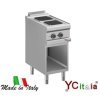 Cucina su mobile con due piastre quadrate