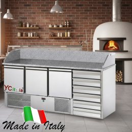 皮扎室有三门和6名推器