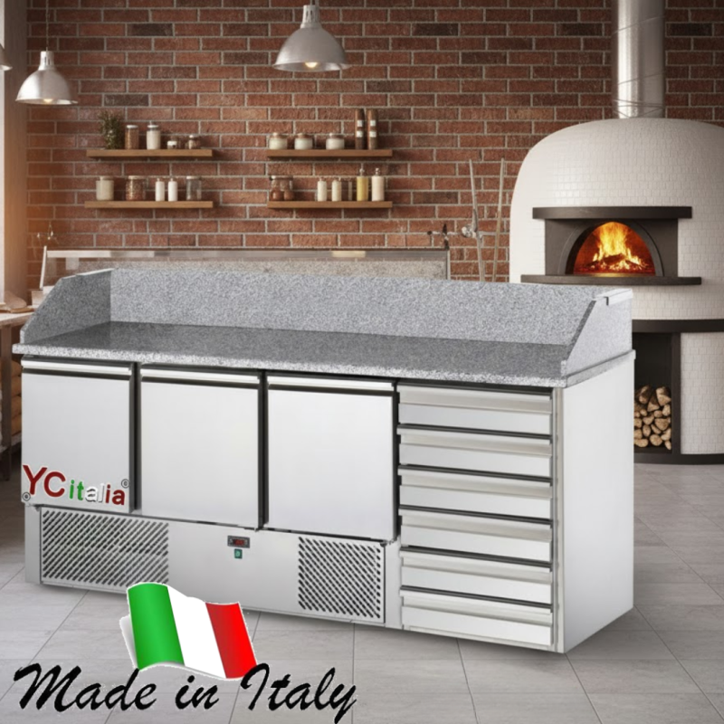 皮扎室有三门和6名推器